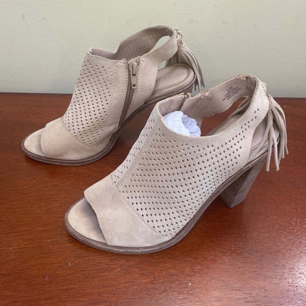 Like new Gianni Bini Booties Peep-Toe - size 6.5